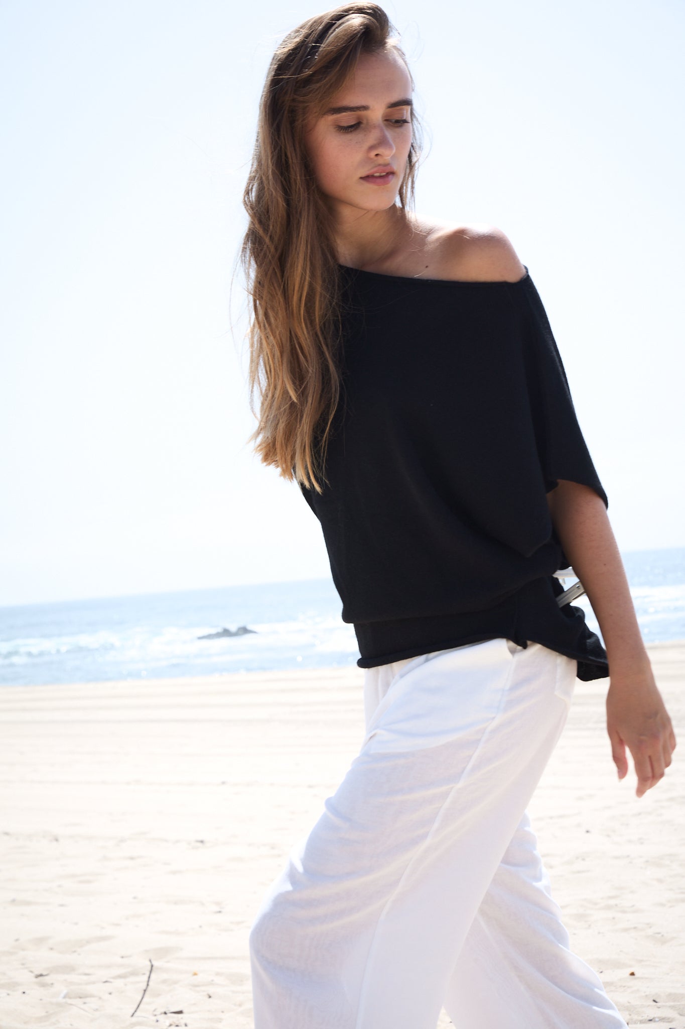 Top Cashmere AVA NY. Black