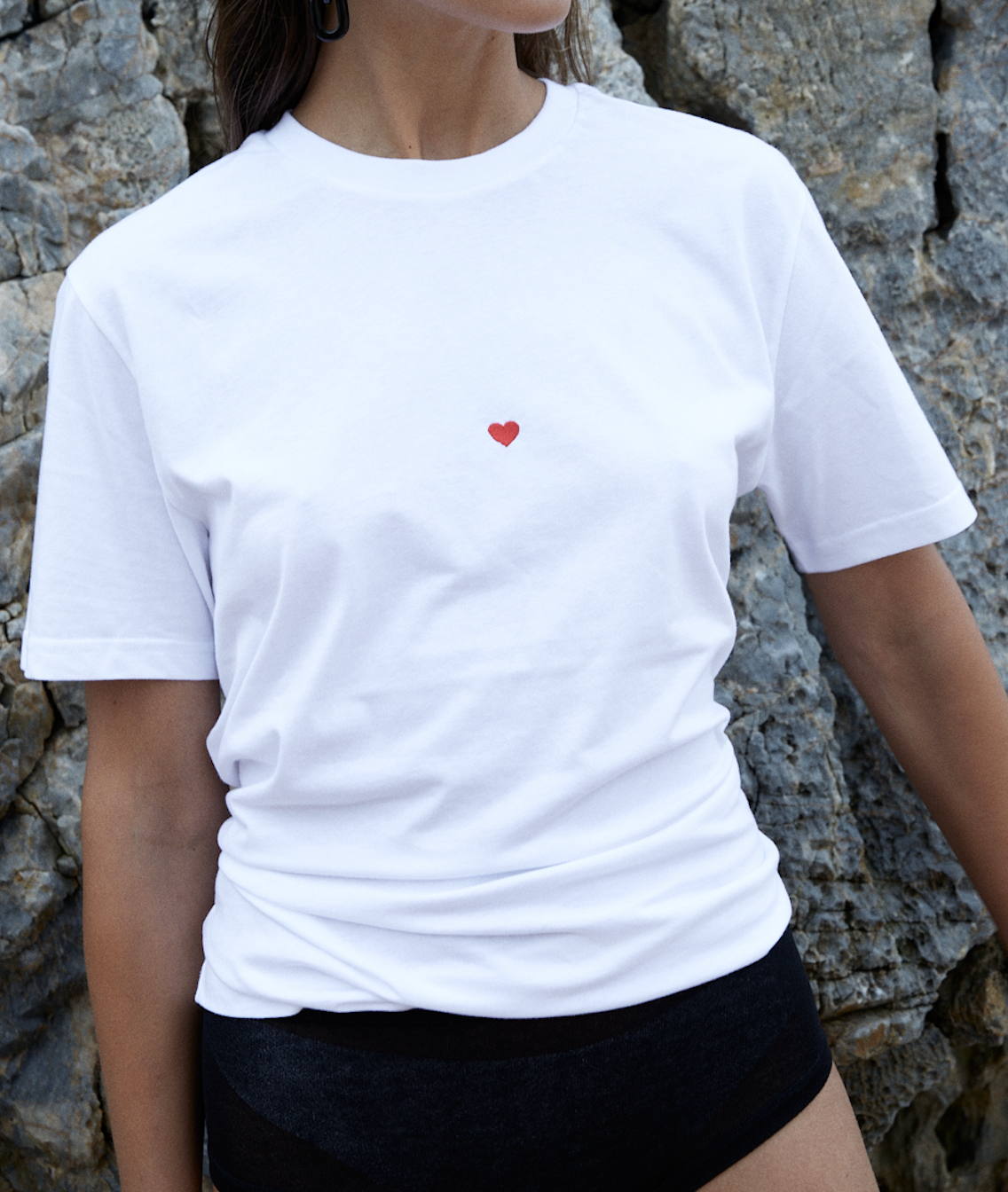 Tee shirt with embroidered Heart